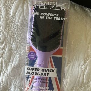 NWT TANGLE TEEZER quick blow dry brush